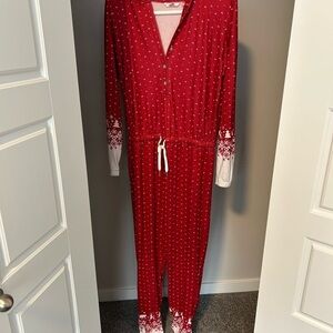 🧡5/$25🧡La Vie En Rose Red and White Onesie